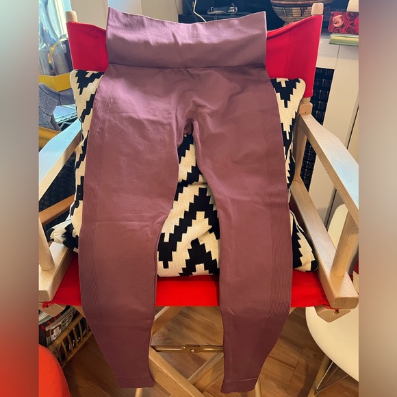 SET ACTIVE Sculptflex Leggings in Blush Medium - Picture 2 of 4